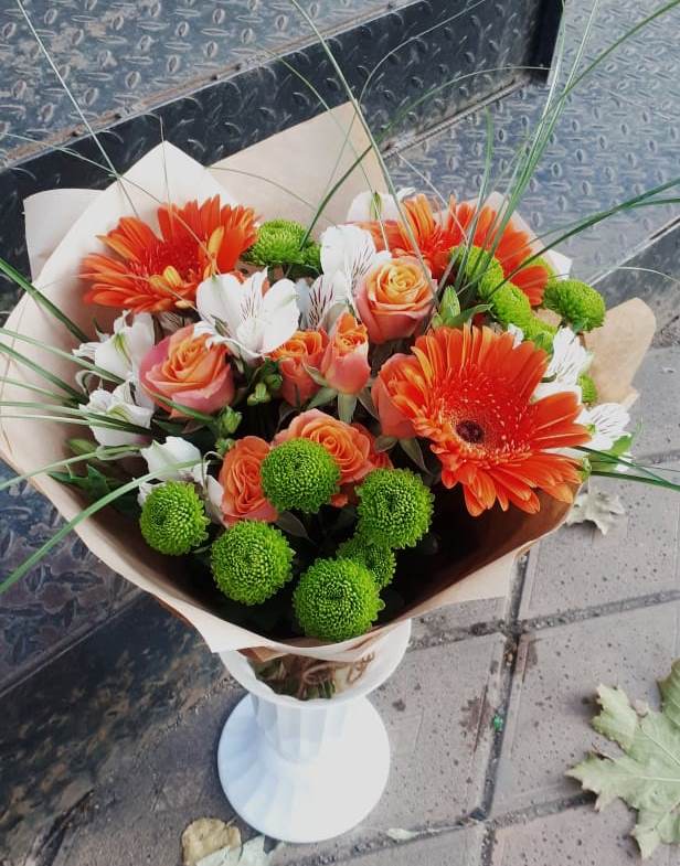 Букет цветов из: Герберы, Хризантемы, Альстромерии и Розы в Пикалёво