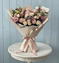 Букет цветов из:  Розы и Лизиантусы в Пикалёво