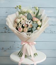 Букет цветов из:  Розы и Лизиантусы в Пикалёво