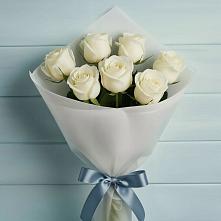 Букет 7 Белых роз Эдлесс Лав в Пикалёво