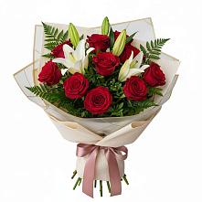 Букет цветов из:  Лилии и Розы в Пикалёво