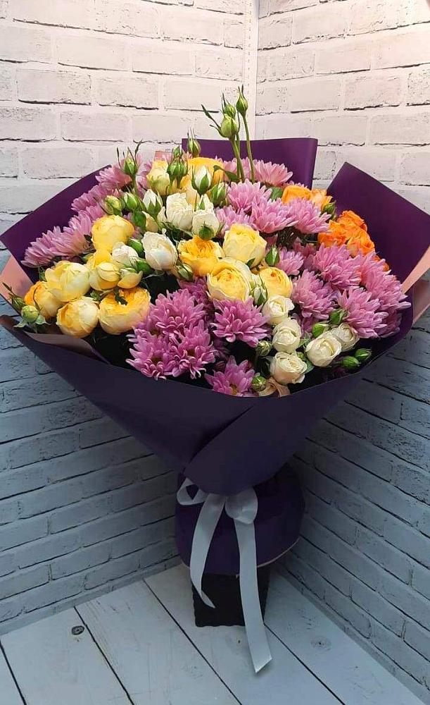 Букет цветов из: Хризантемы и Розы в Пикалёво