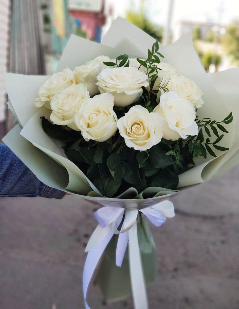 Букет Белые розы Проуд в Пикалёво