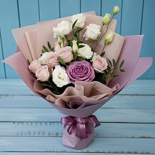 Букет цветов из:  Розы и Лизиантусы в Пикалёво