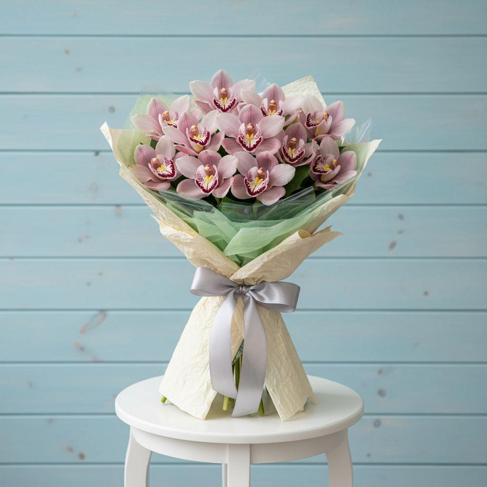 Букет цветов из: Орхидеи и Розы в Пикалёво