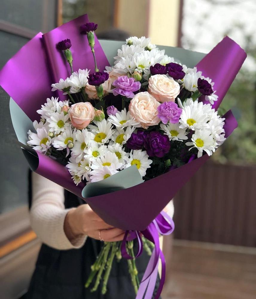 Букет цветов из: Хризантемы, Гвоздики и Розы в Пикалёво