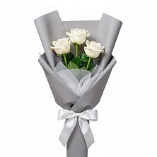 Букет 3 белые розы в Пикалёво