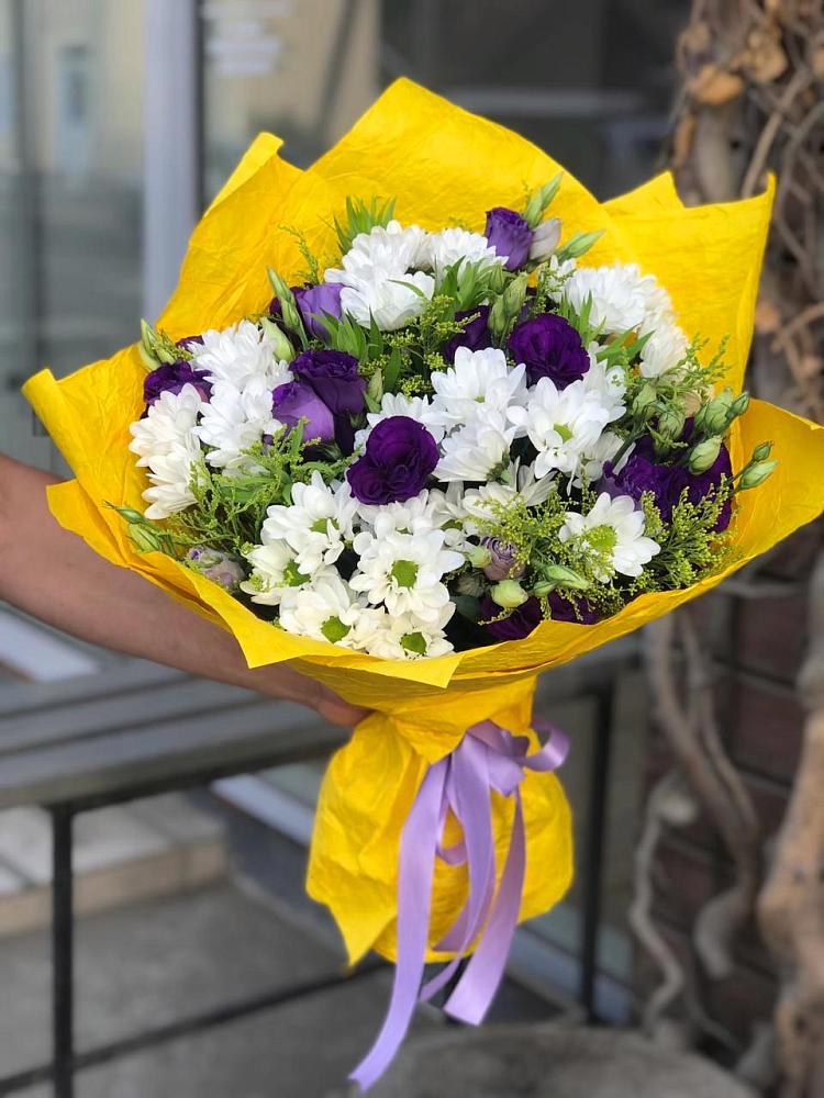 Букет цветов из: Ирисы, Хризантемы и Ромашки в Пикалёво