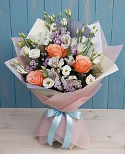 Букет цветов из:  Лизиантусы, Розы, Альстромерии и Гипсофила в Пикалёво