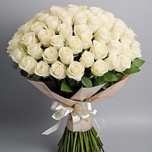 Букет 101 беля роза Белоснежка в Пикалёво