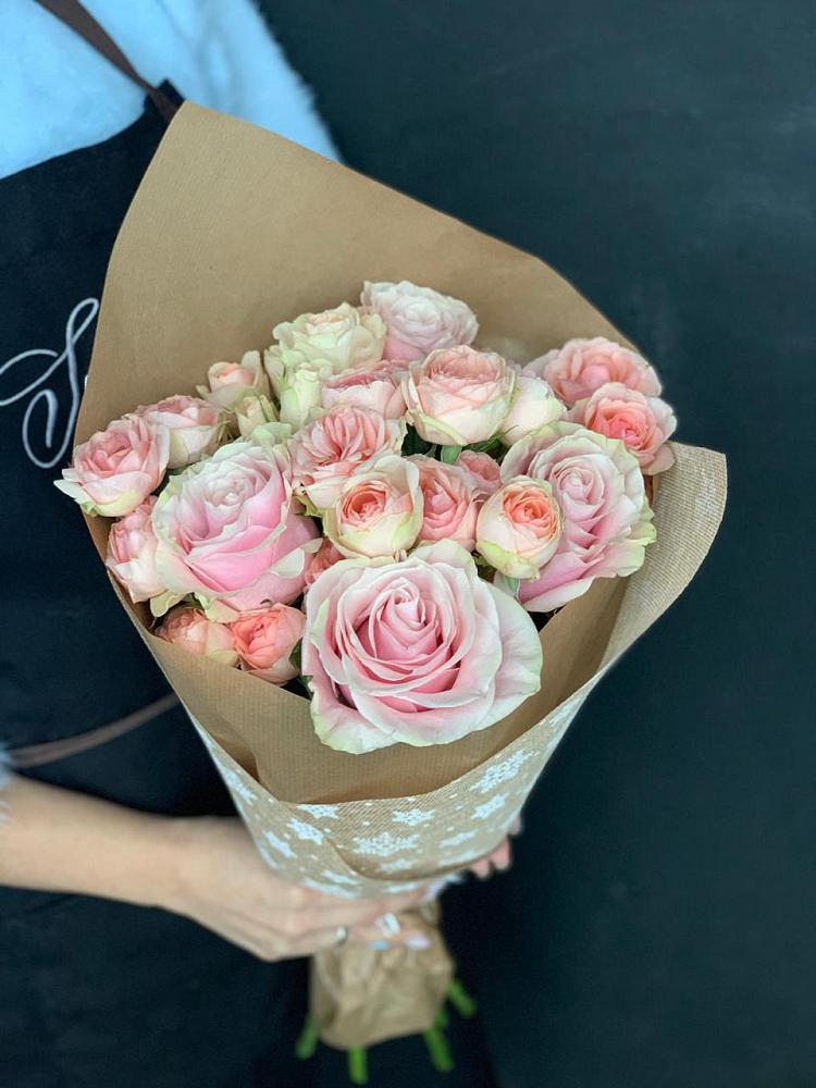 Букет цветов из: Хризантемы и Розы в Пикалёво