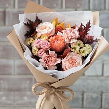 Букет цветов из:  Гвоздики, Хризантемы и Розы в Пикалёво