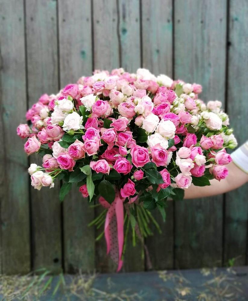 Букет Розовые кустовые розы Натали и Лав Лидия в Пикалёво