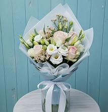 Букет цветов из:  Розы и Лизиантусы в Пикалёво