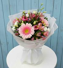 Букет цветов из:  Герберы, Альстромерии и Лизиантусы #REPLACE_PRED# Пикалёво