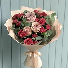 Букет цветов из:  Гвоздики и Розы в Пикалёво