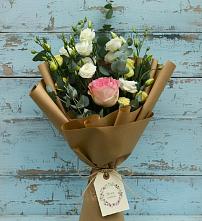 Букет цветов из:  Розы и Лизиантусы в Пикалёво
