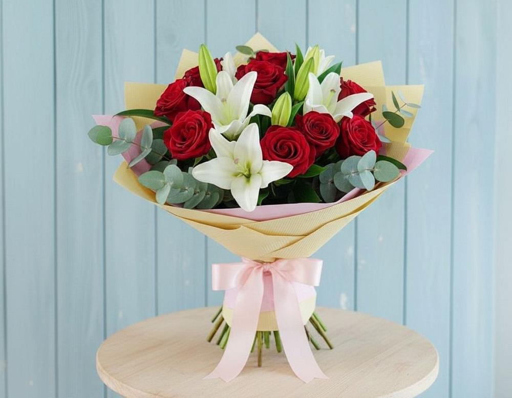 Букет цветов из: Лилии и Розы в Пикалёво